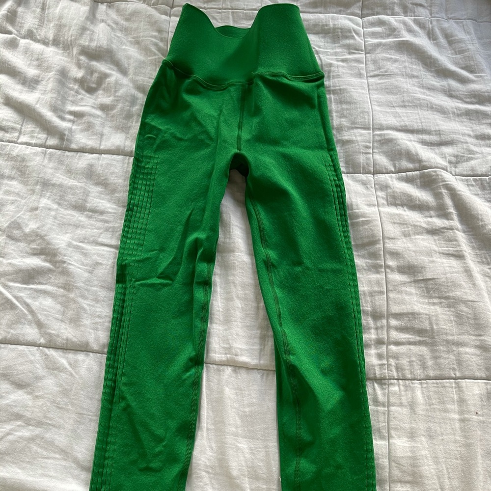 Green Fabletics Sculptknit leggings